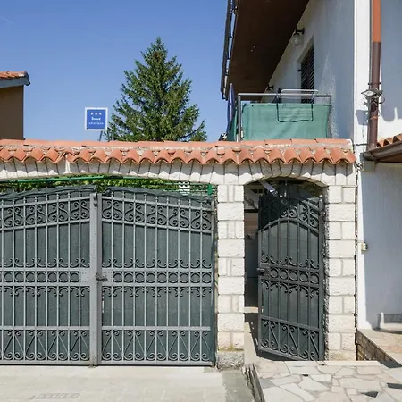 Aleksandra Appartement *