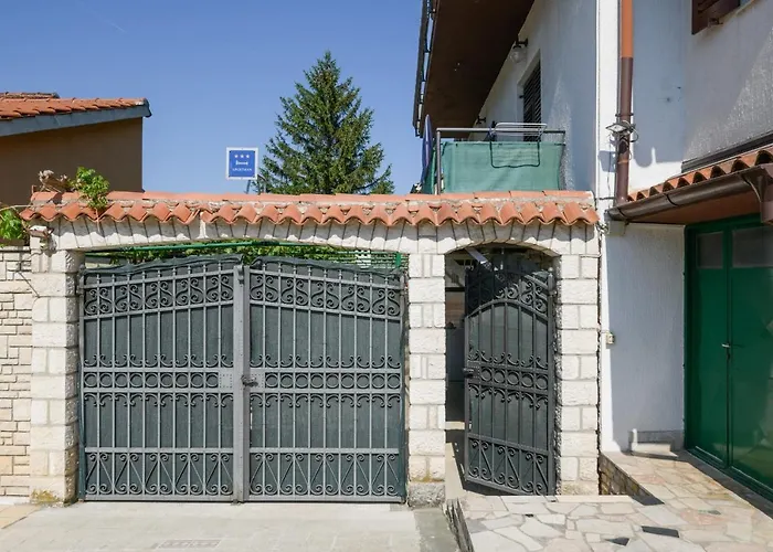 Aleksandra Appartement *